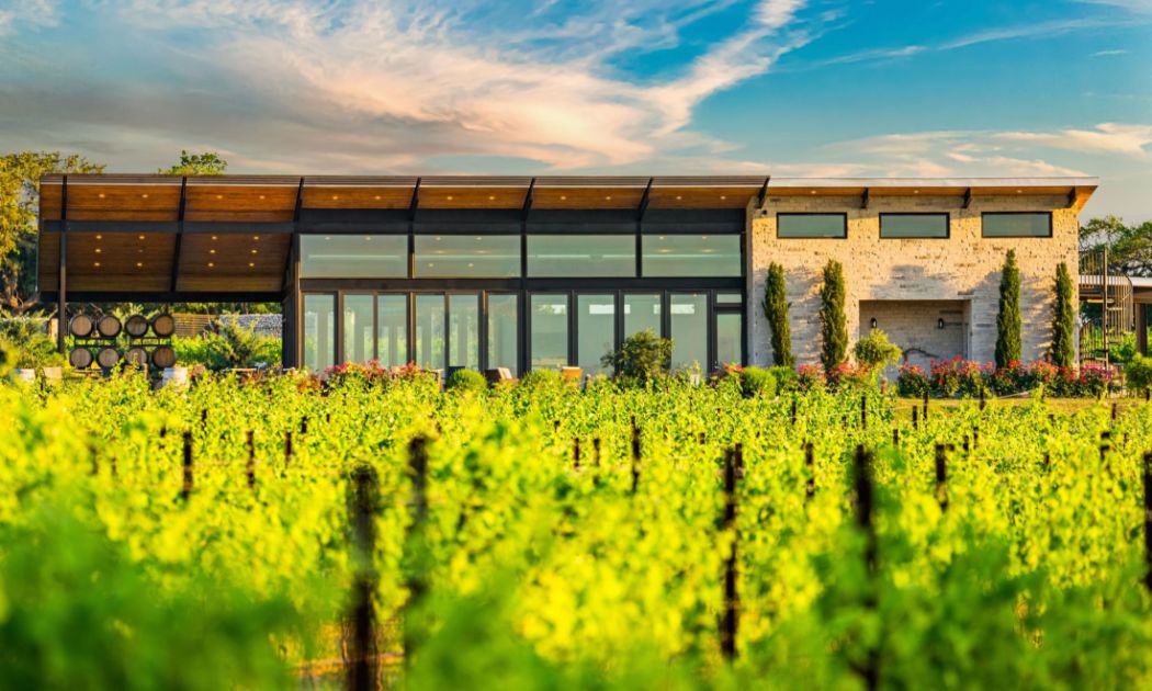 Narrow Path Winery, Stonewall